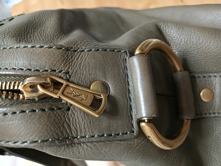 イブサンローラン  （ブランドバッグ）の商品画像 - 査定依頼日：2025年10月6日 - 最高査定価格：20,000円