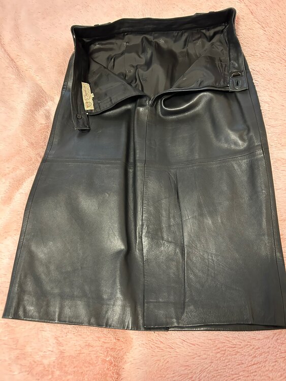 スカート（古着・ファッション）の商品画像 - 査定依頼日：2025年1月13日 - 最高査定価格：2,000円