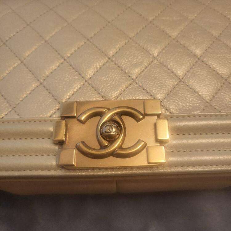 CHANEL シャネルキャビアスキン ボーイシャネル ショルダーバッグ（ブランドバッグ）の商品画像 - 査定依頼日：2025年4月1日 - 最高査定価格：300,000円