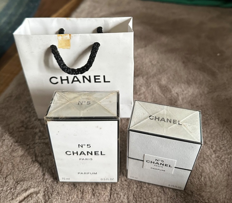 シャネル香水No.5（コスメ・美容・健康器具）の商品画像 - 査定依頼日：2025年9月12日 - 最高査定価格：10,000円