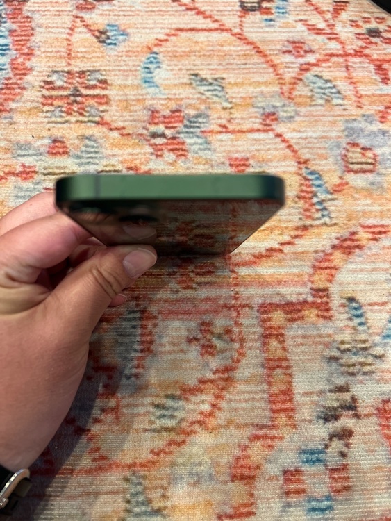 iPhone 13 128GB au（スマホ）の商品画像 - 査定依頼日：2026年3月8日 - 最高査定価格：20,000円