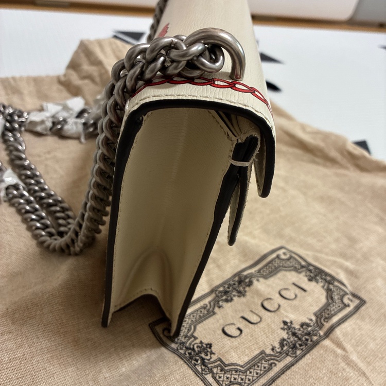  ディオニュソス スモール ショルダーバッグ ‎499623（ブランドバッグ）の商品画像 - 査定依頼日：2026年2月21日 - 最高査定価格：110,000円