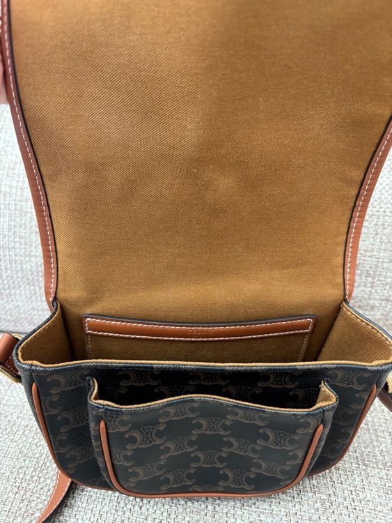 セリーヌ  （ブランドバッグ）の商品画像 - 査定依頼日：2026年4月6日 - 最高査定価格：150,000円