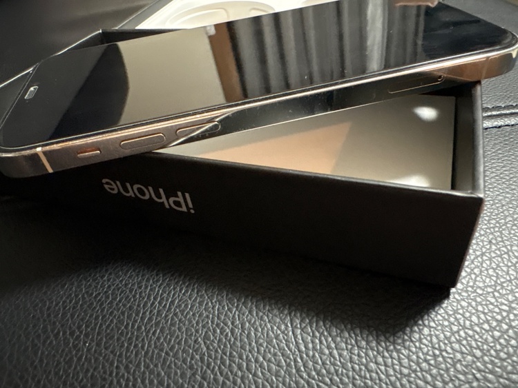 iPhone 12 Pro 256GB au（スマホ）の商品画像 - 査定依頼日：2026年1月7日 - 最高査定価格：36,000円