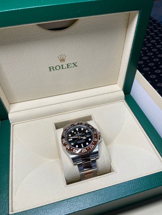 ロレックス GMTマスター （高級時計）の商品画像 - 査定依頼日：2025年4月2日 - 最高査定価格：3,200,000円