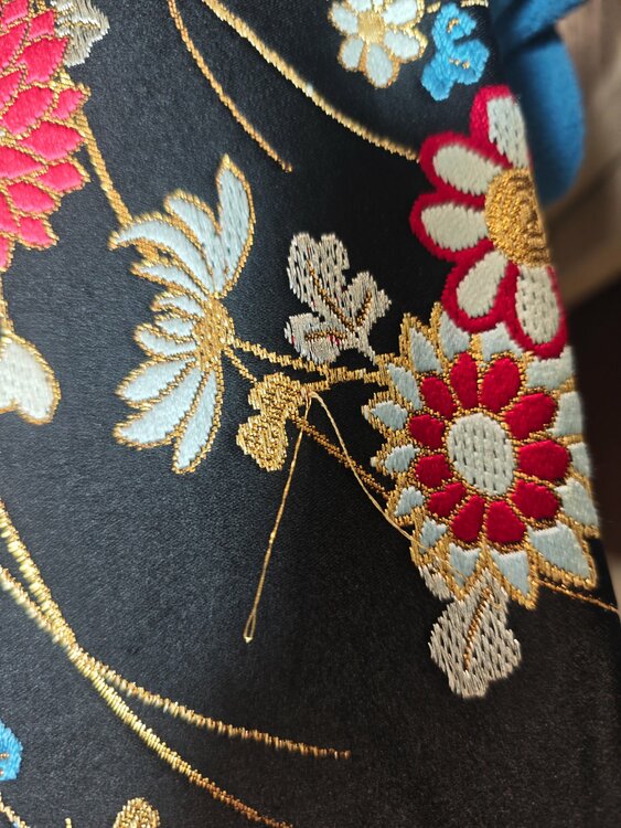 袋帯 大宮どんす 黒地帯 花柄 菊と芒 レトロ（着物）の商品画像 - 査定依頼日：2026年3月19日 - 最高査定価格：100,000円