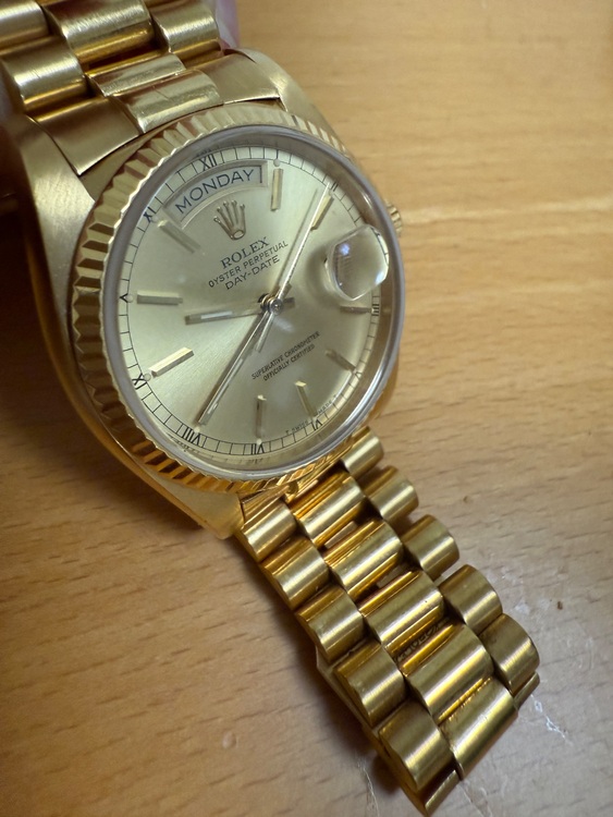 ロレックス デイデイト （高級時計）の商品画像 - 査定依頼日：2025年9月6日 - 最高査定価格：2,550,000円