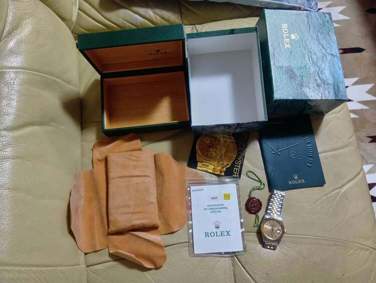 ロレックス デイトジャスト 16233（高級時計）の商品画像 - 査定依頼日：2025年3月31日 - 最高査定価格：900,000円