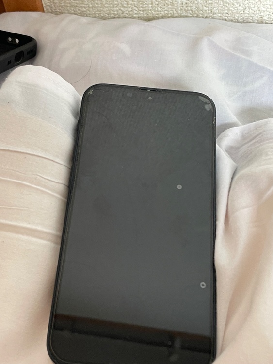 iPhone iPhone 12 64GB au（スマホ）の商品画像 - 査定依頼日：2026年6月21日 - 最高査定価格：10,000円
