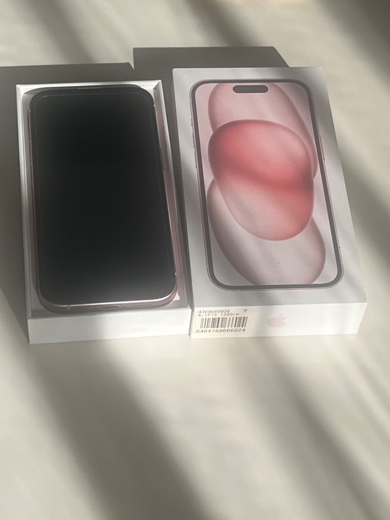 iPhone 15 128GB au（スマホ）の商品画像 - 査定依頼日：2026年2月3日 - 最高査定価格：64,000円