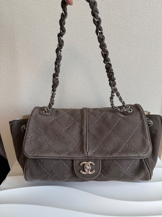 キルティングショルダーバッグ（ブランドバッグ）の商品画像 - 査定依頼日：2025年7月29日 - 最高査定価格：200,000円