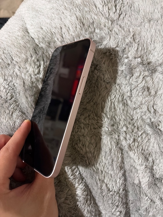 iPhone 13 128GB Softbank（スマホ）の商品画像 - 査定依頼日：2026年2月23日 - 最高査定価格：36,000円