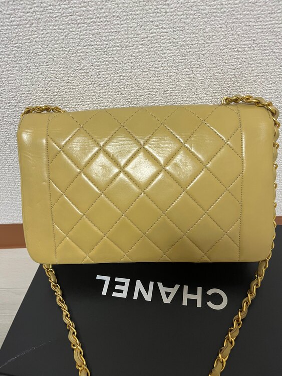 ダイアナフラップ25マトラッセチェーンショルダーショルダーバッグベージュ（ブランドバッグ）の商品画像 - 査定依頼日：2025年4月24日 - 最高査定価格：300,000円