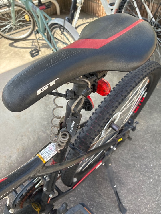 GT アグレッサー コンプ ブラック（自転車）の商品画像 - 査定依頼日：2026年5月24日 - 最高査定価格：15,000円