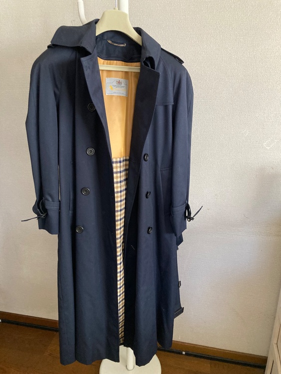 アクアスキュータム　トレンチコート（古着・ファッション）の商品画像 - 査定依頼日：2025年12月4日 - 最高査定価格：20,000円