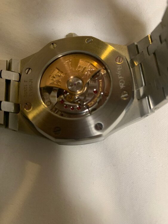 オーデマピゲ ロイヤルオーク （高級時計）の商品画像 - 査定依頼日：2025年4月11日 - 最高査定価格：4,200,000円