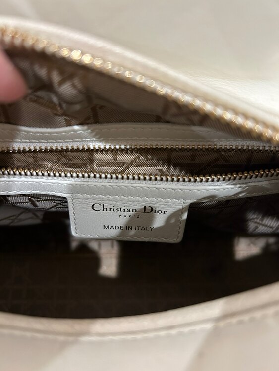 ディオール  （ブランドバッグ）の商品画像 - 査定依頼日：2025年2月24日 - 最高査定価格：150,000円