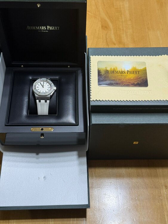 ロイヤルオークオフショア ベゼルダイヤ 37mm（高級時計）の商品画像 - 査定依頼日：2025年5月20日 - 最高査定価格：2,750,000円