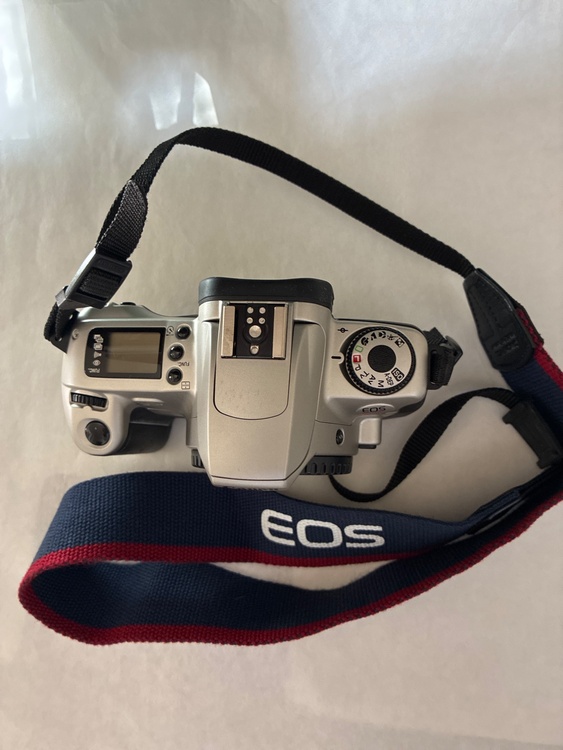 Canonイオスkiss III（カメラ）の商品画像 - 査定依頼日：2026年4月11日 - 最高査定価格：100,000円