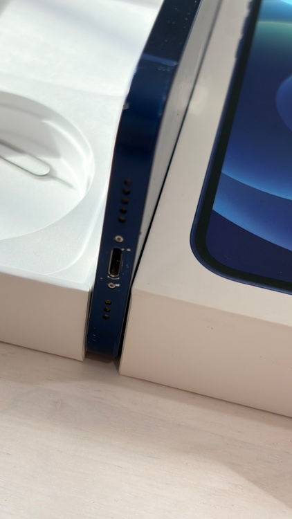 iPhone 12 128GB SIMフリー（スマホ）の商品画像 - 査定依頼日：2026年1月14日 - 最高査定価格：24,000円