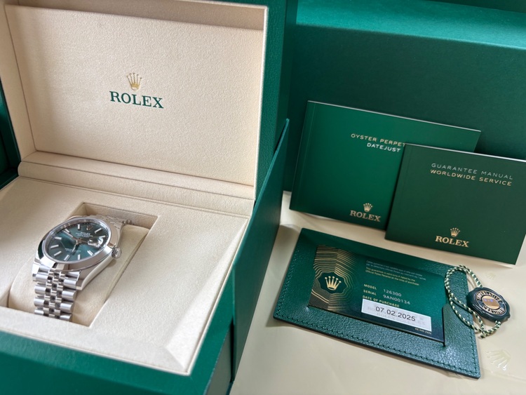 デイトジャスト41（高級時計）の商品画像 - 査定依頼日：2025年6月24日 - 最高査定価格：1,600,000円