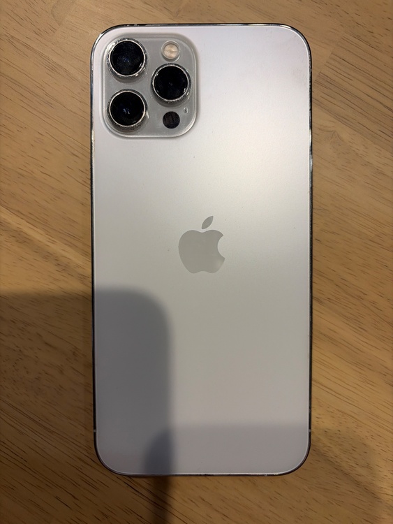 iPhone iPhone 12 Pro Max 128GB au（スマホ）の商品画像 - 査定依頼日：2026年8月17日 - 最高査定価格：40,000円