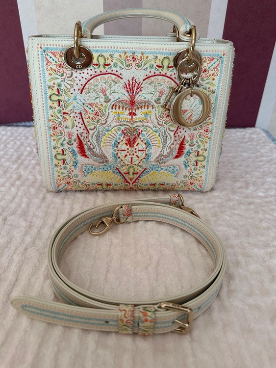 レディディオール（ブランドバッグ）の商品画像 - 査定依頼日：2025年12月10日 - 最高査定価格：400,000円