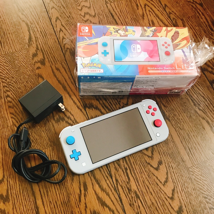 任天堂Switch Lite ポケモン（ゲーム機本体・ゲームソフト）の商品画像 - 査定依頼日：2021年2月4日 - 最高査定価格：14,200円