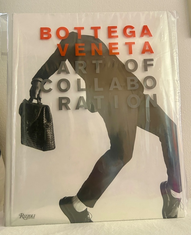 BOTTEGA VENETA:ArtofCollaboration写真（古着・ファッション）の商品画像 - 査定依頼日：2026年7月14日 - 最高査定価格：1,000円