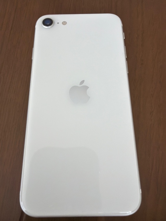 iPhoneSE2-128w（スマホ）の商品画像 - 査定依頼日：2026年3月22日 - 最高査定価格：15,000円