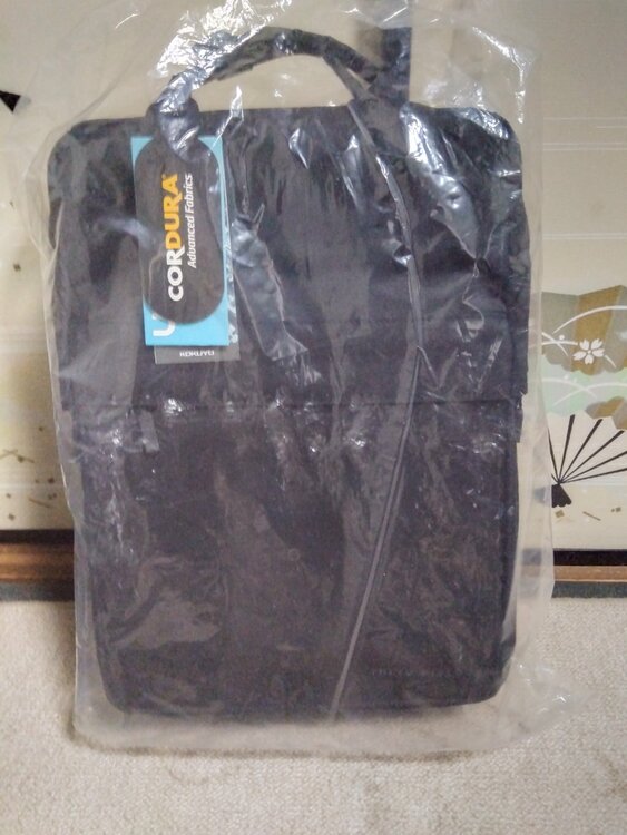 コクヨスタンドバックパック15.6インチブラック（古着・ファッション）の商品画像 - 査定依頼日：2026年1月22日 - 最高査定価格：1,000円