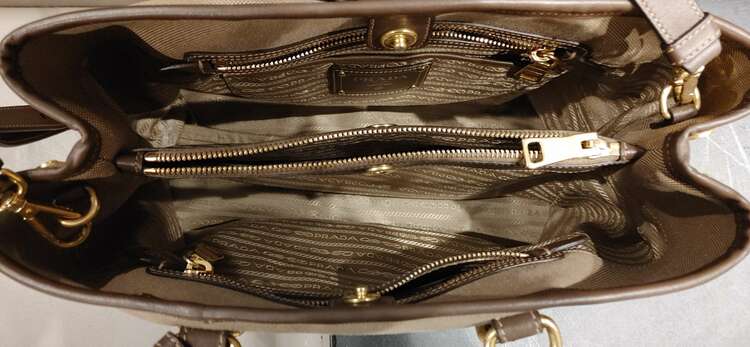 ジャガードショルダーキャンパスレザー（ブランドバッグ）の商品画像 - 査定依頼日：2024年1月26日 - 最高査定価格：35,000円