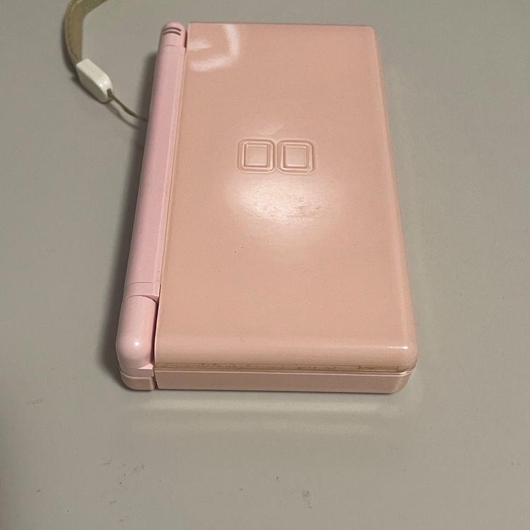 ニンテンドー DS Lite ノーブルピンク（ゲーム機本体・ゲームソフト）の商品画像 - 査定依頼日：2025年8月17日 - 最高査定価格：1,800円