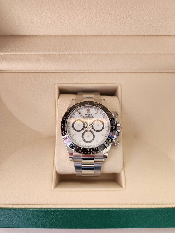 ロレックス デイトナ 126500LN（高級時計）の商品画像 - 査定依頼日：2026年4月8日 - 最高査定価格：5,950,000円