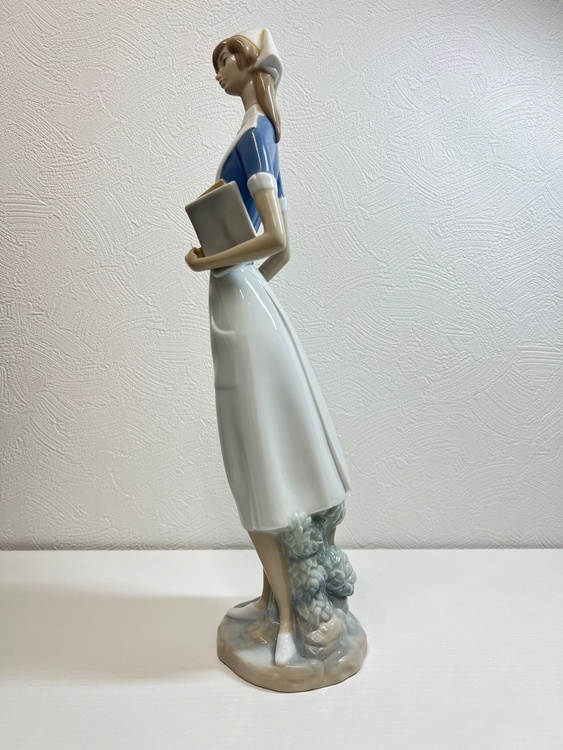 LIADRO 優しいナース（美術品・骨董品）の商品画像 - 査定依頼日：2026年6月28日 - 最高査定価格：5,000円