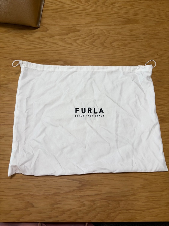 フルラ　トートバッグ（ブランドバッグ）の商品画像 - 査定依頼日：2026年2月8日 - 最高査定価格：4,000円