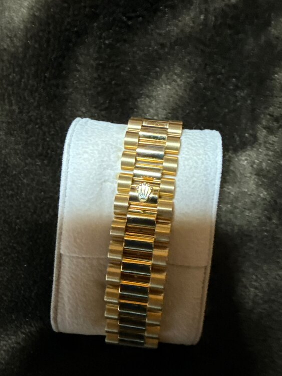 ロレックス デイデイト 1834（高級時計）の商品画像 - 査定依頼日：2025年5月26日 - 最高査定価格：2,900,000円