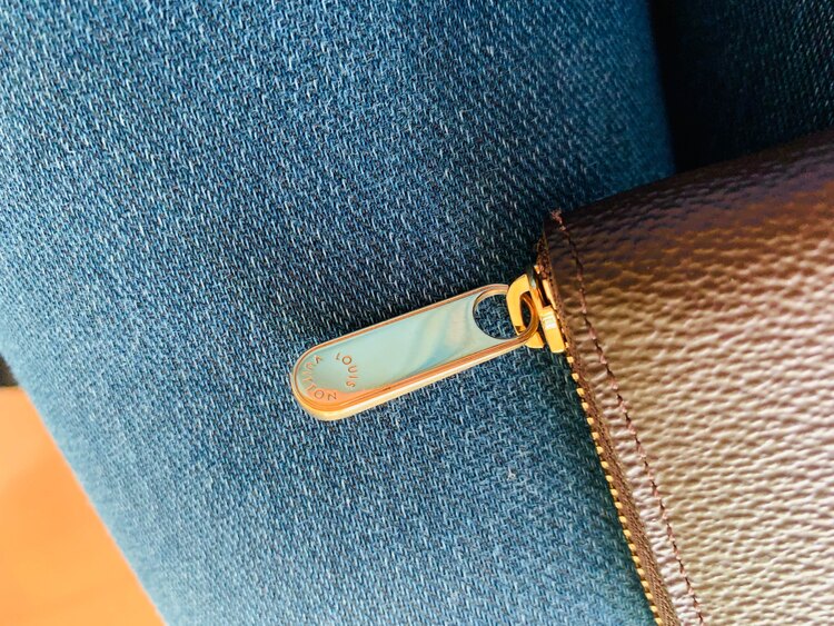 ジッピーコインパース（ブランド財布・小物）の商品画像 - 査定依頼日：2025年2月4日 - 最高査定価格：30,000円