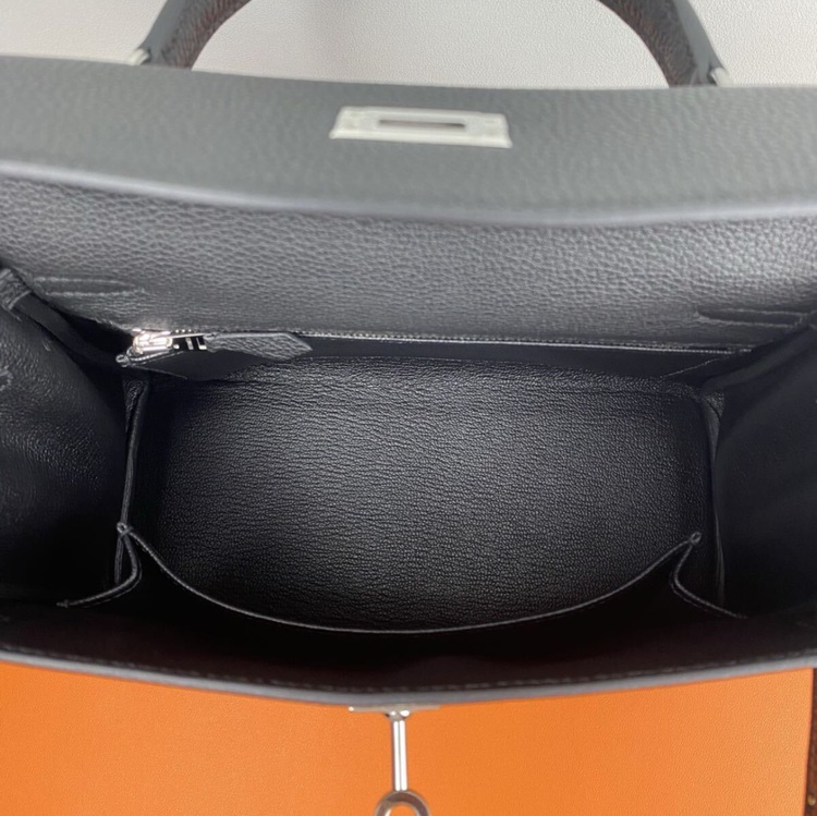 ケリー25 ブラック トゴ W刻印 シルバー金具（ブランドバッグ）の商品画像 - 査定依頼日：2025年10月2日 - 最高査定価格：3,300,000円