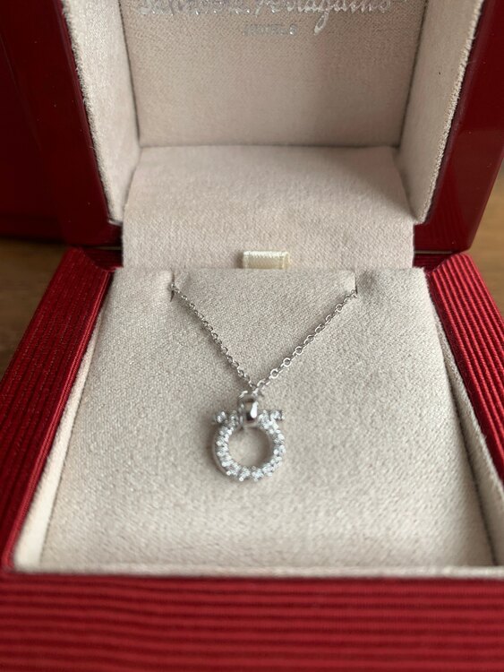 フェラガモ（金・貴金属）の商品画像 - 査定依頼日：2025年1月22日 - 最高査定価格：40,000円