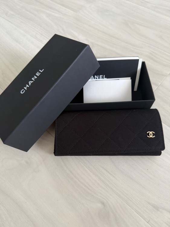 CHANEL シャネル サングラス 5458 レディース ボストン型 フルリム セルフレーム メタルロゴ アイウェア（古着・ファッション）の商品画像 - 査定依頼日：2026年8月15日 - 最高査定価格：6,000円