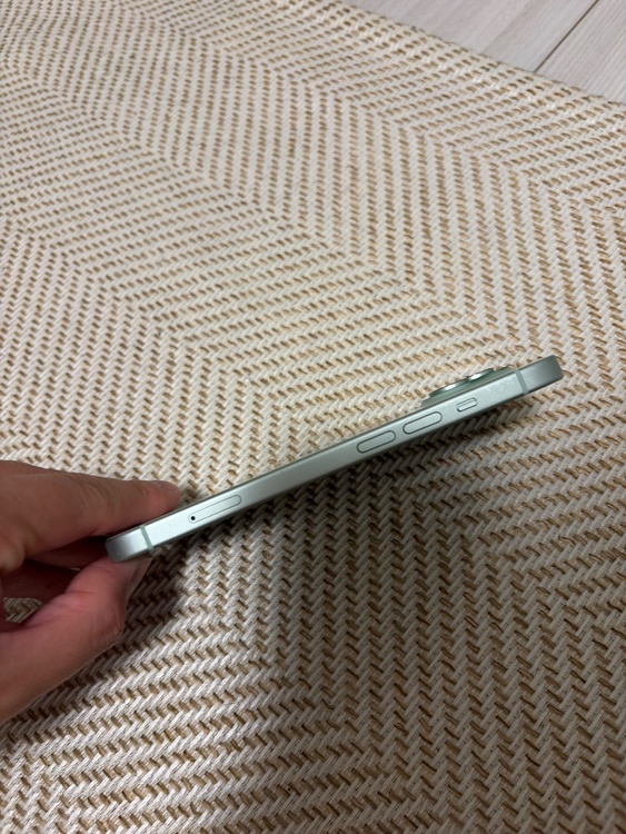 iPhone iPhone 15 128GB SIMフリー（スマホ）の商品画像 - 査定依頼日：2026年7月13日 - 最高査定価格：70,000円