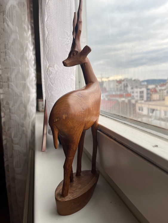 アルプスの一体化木彫り美しいフォーム骨董品。（美術品・骨董品）の商品画像 - 査定依頼日：2025年10月13日 - 最高査定価格：1,000円