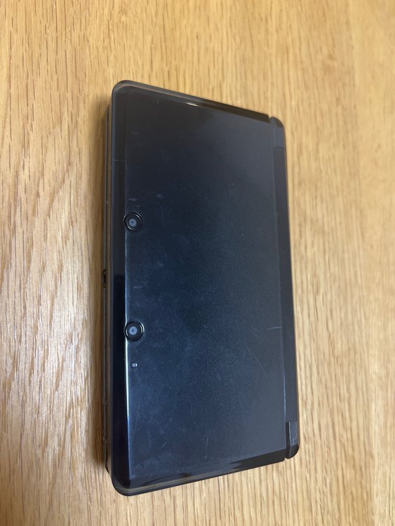 ニンテンドー3DS コスモブラック（ゲーム機本体・ゲームソフト）の商品画像 - 査定依頼日：2023年1月11日 - 最高査定価格：6,000円