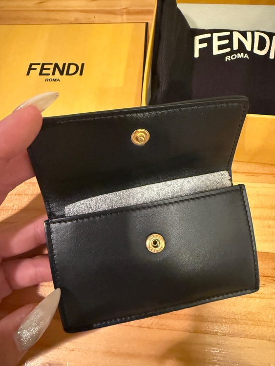 フェンディ  （ブランドバッグ）の商品画像 - 査定依頼日：2025年12月23日 - 最高査定価格：25,000円