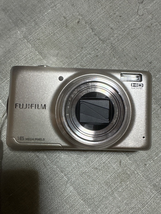 FINEPIX T400（カメラ）の商品画像 - 査定依頼日：2026年9月1日 - 最高査定価格：4,500円
