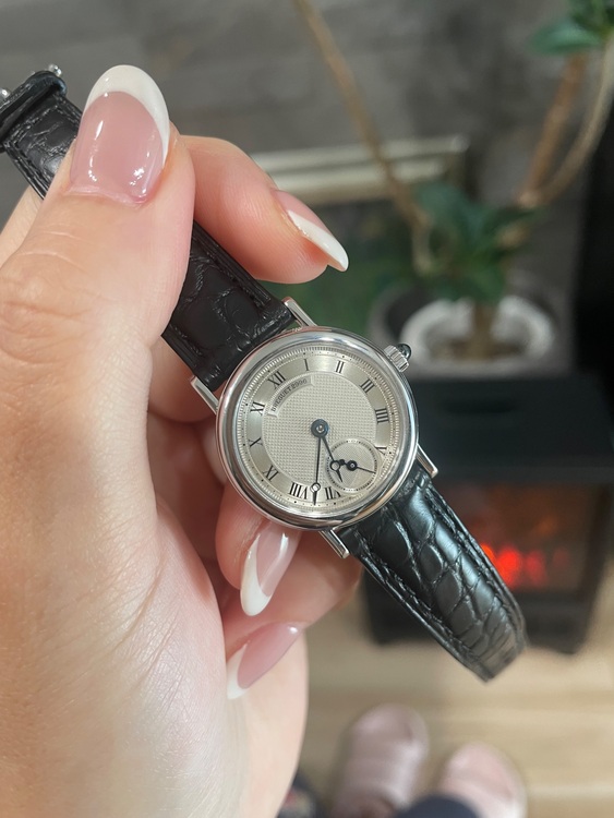 ブレゲ クラシック 8170（高級時計）の商品画像 - 査定依頼日：2025年7月28日 - 最高査定価格：580,000円