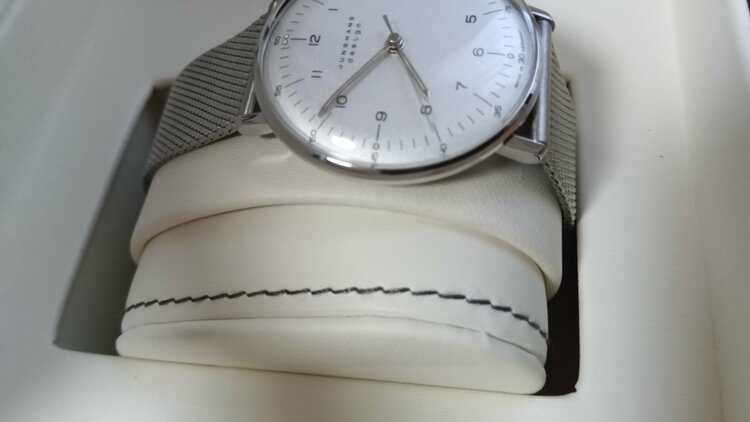 ユンハンス　マックスビル　手巻き（高級時計）の商品画像 - 査定依頼日：2025年12月12日 - 最高査定価格：35,000円