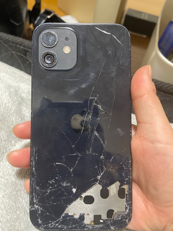 iPhone iPhone 12 128GB 楽天モバイル（スマホ）の商品画像 - 査定依頼日：2026年8月31日 - 最高査定価格：9,500円