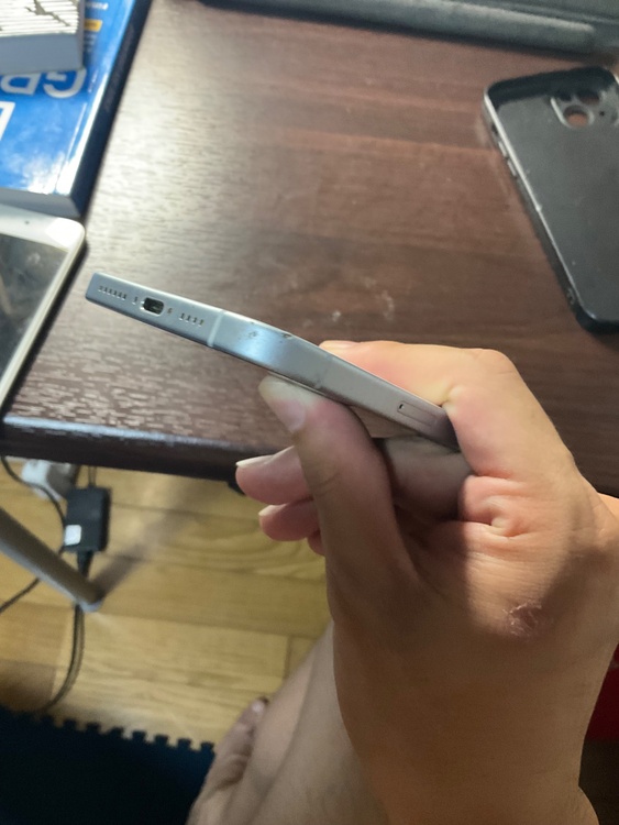 iPhone iPhone 15 Plus 128GB docomo（スマホ）の商品画像 - 査定依頼日：2026年6月24日 - 最高査定価格：49,000円